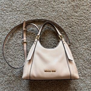 Michael Kors Arlo Leather small center zip